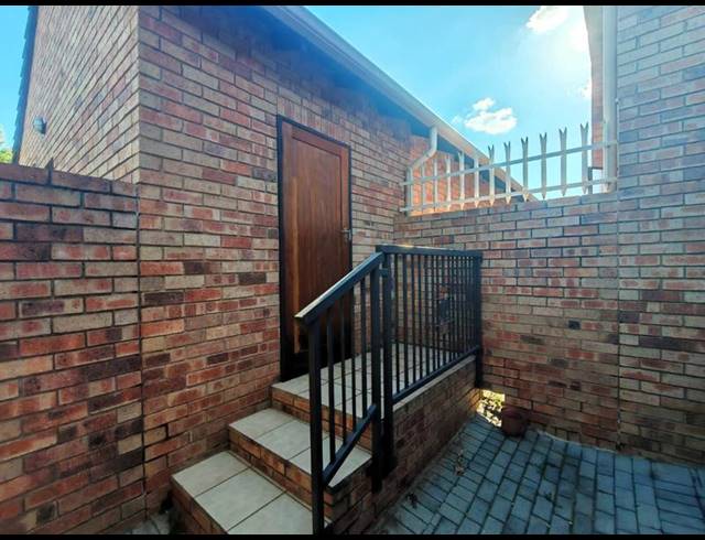 3 BEDROOM HOUSE FOR SALE IN ECO PARK ESTATE